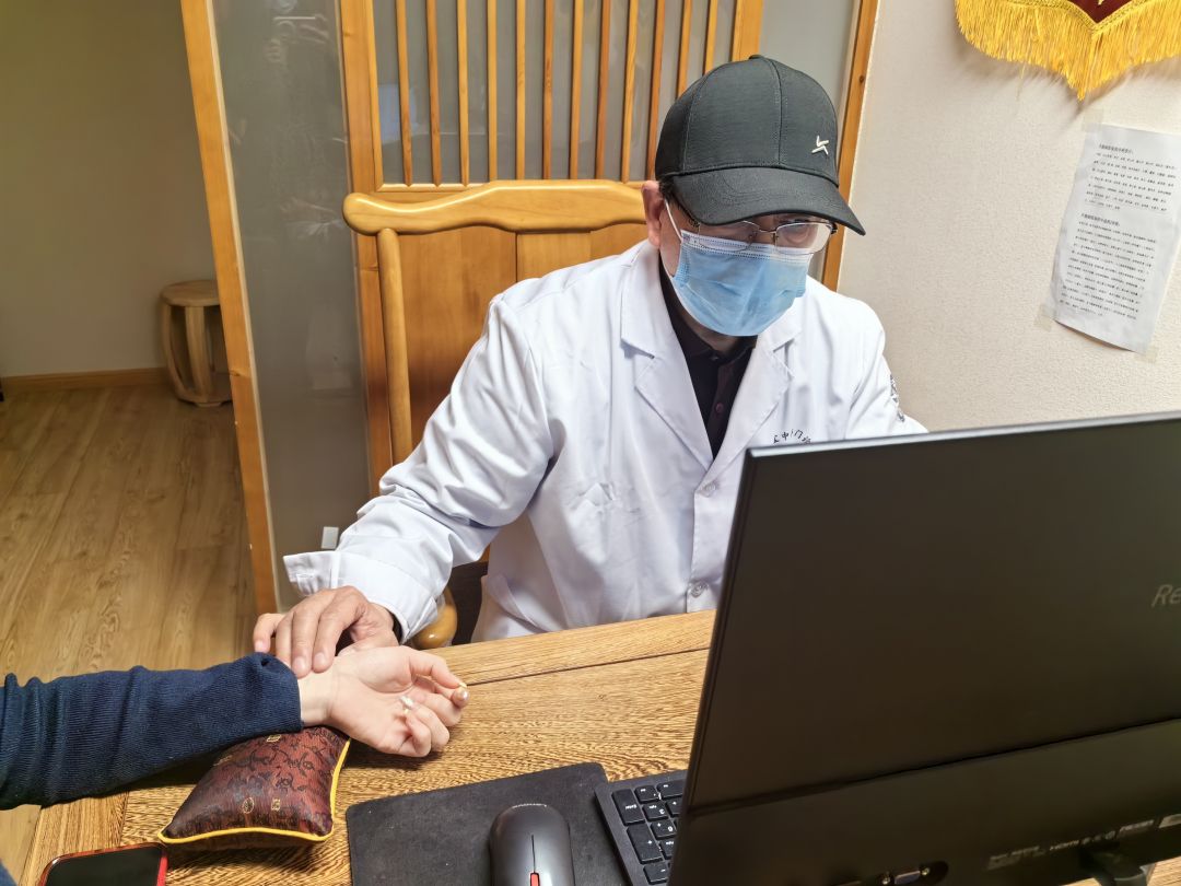 得了急性带状疱疹怎么办？求推荐南昌看皮肤病厉害的老中医！