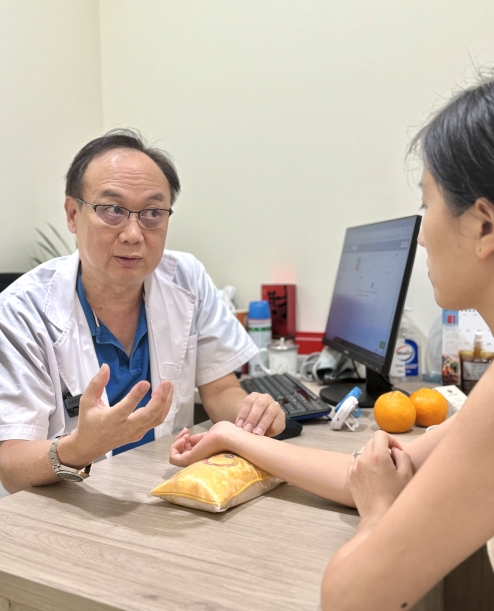 月经失调量多怎么办吃什么中药？新加坡看妇科哪里的中医好？