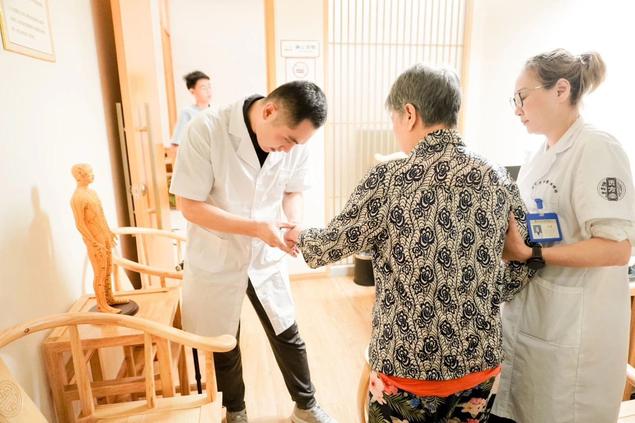 失眠早醒难入睡怎么办？新加坡哪里看失眠的中医好？