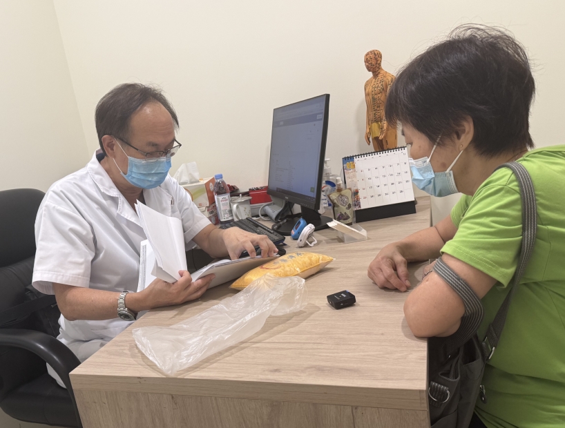 新冠阳了发烧喉咙痛全身酸痛怎么办？新加坡哪里看中医好？