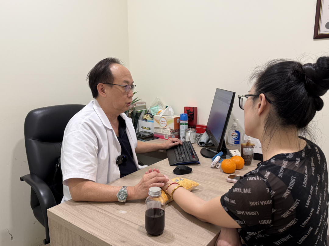 一直咳嗽、嗓子痛怎么办？新加坡有厉害的老中医吗？